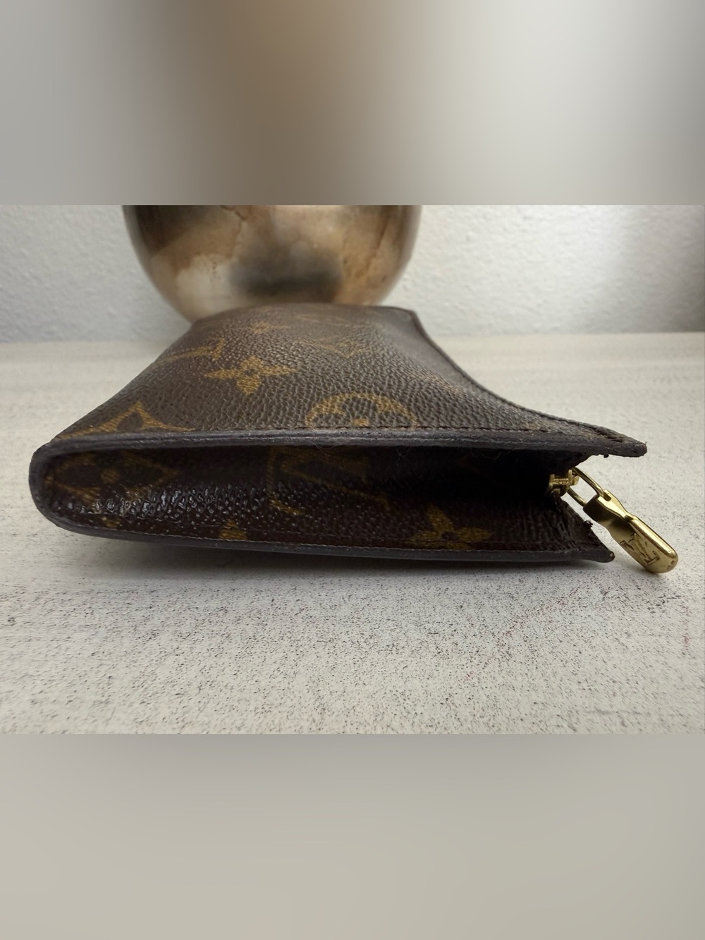 LOUIS VUITTON Monogram Bucket Pouch PM - Picture 7 of 11